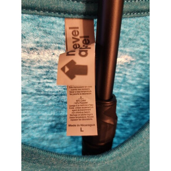 Black Cat Christmas Lights T-Shirt – Cute Holiday Kitty Santa Hat Tee – Funny Fe - Picture 4 of 7